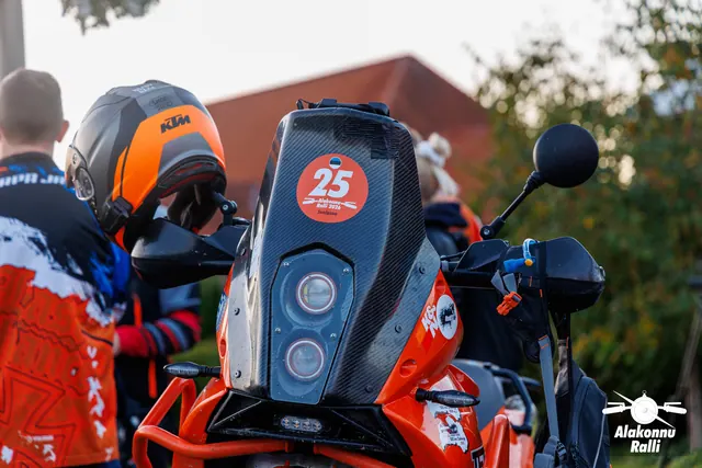 The front of a motorcycle with a rally number – Alakonnu Rally 2026, SS1