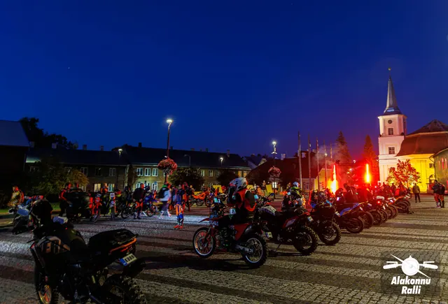 The evening rally start on the town square – Alakonnu Rally 2026, SS1
