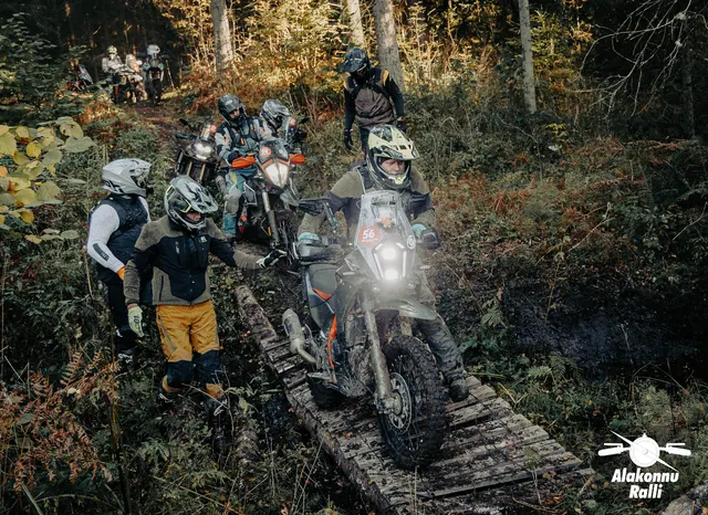Mootorratturid ja abilised järsul metsarajal – Alakonnu Ralli 2026, SS2 · SS3