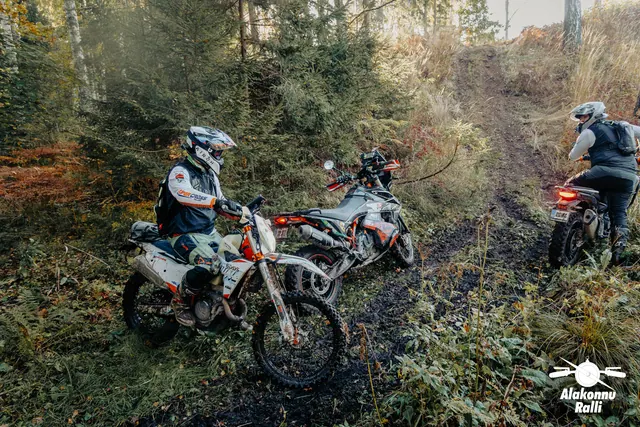 Mootorratturid ja abilised järsul metsarajal – Alakonnu Ralli 2026, SS2 · SS3