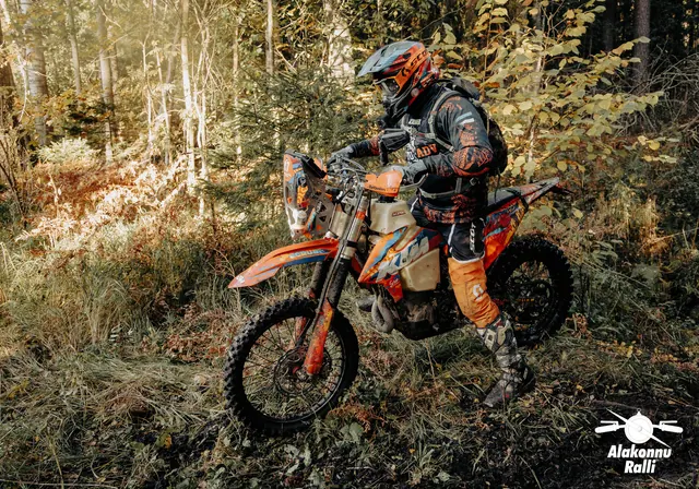 Mootorratturid ja abilised järsul metsarajal – Alakonnu Ralli 2026, SS2 · SS3