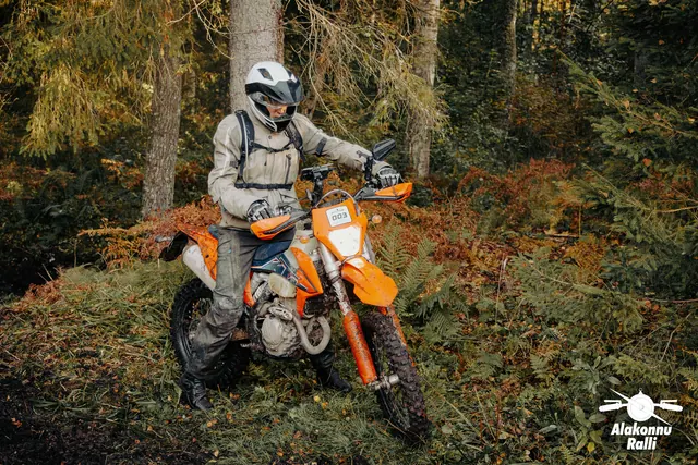 Mootorratturid ja abilised järsul metsarajal – Alakonnu Ralli 2026, SS2 · SS3