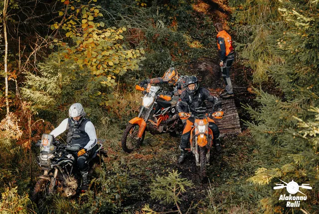 Mootorratturid ja abilised järsul metsarajal – Alakonnu Ralli 2026, SS2 · SS3