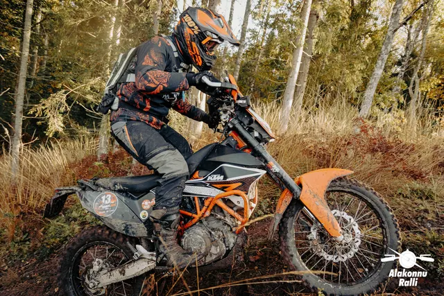 Mootorratturid ja abilised järsul metsarajal – Alakonnu Ralli 2026, SS2 · SS3