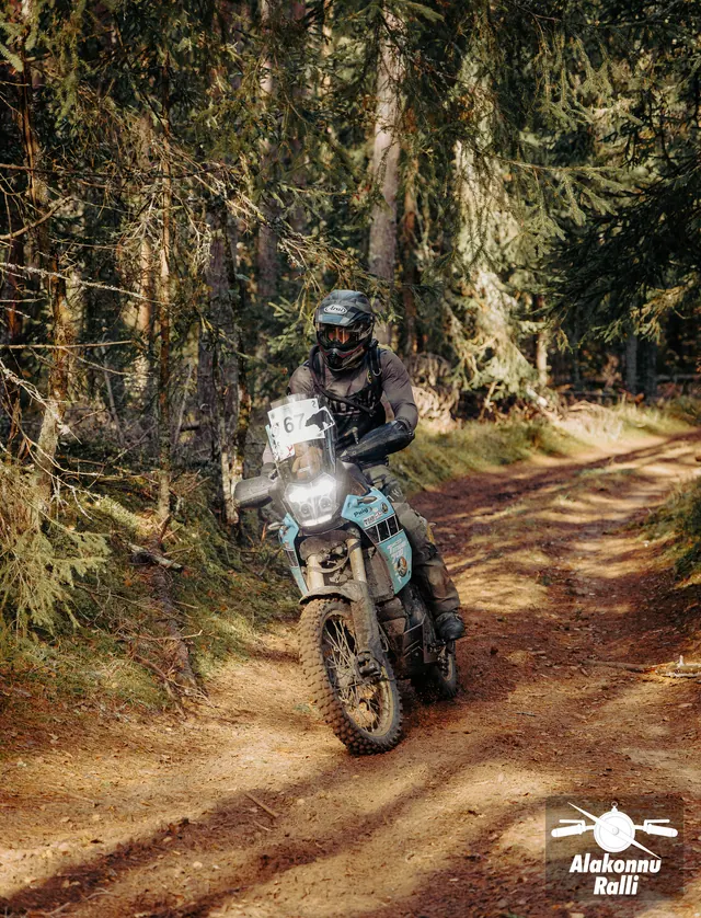 Mootorratturid sügisesel metsarajal – Alakonnu Ralli 2026, SS2 · SS3